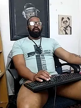 Snapshot of King_Malik chatting on 11.14.25 King Malik online show from 11.14.25