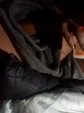 Snapshot of OnlyMoneyIwanT chatting on 11.22.25 OnlyMoneyIwanT online show from 11.22.25