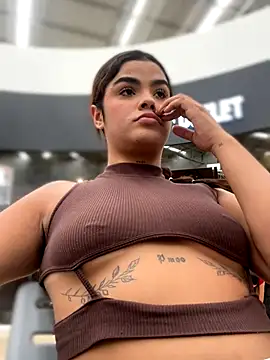 Snapshot of Kaily_Sweet16 chatting on 10.27.25 Kaily Sweet16 online show from 10.27.25