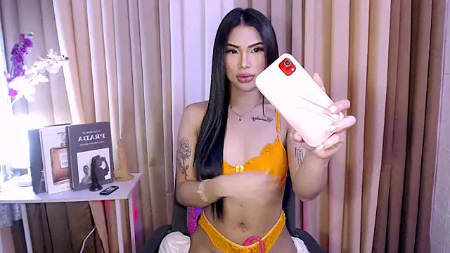 Snapshot of Megan_sativa chatting on 11.11.25 Megan sativa online show from 11.11.25