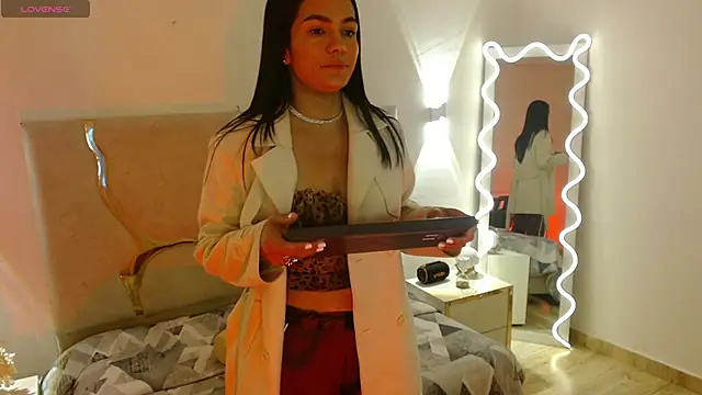 Rosalind tay online show from 10.23.25