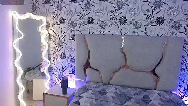 Rosalind tay online show from 11.30.25