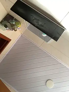 Snapshot of morenaluaa chatting on 11.18.25 morenaluaa online show from 11.18.25