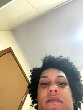 Snapshot of morenaluaa chatting on 12.13.25 morenaluaa online show from 12.13.25