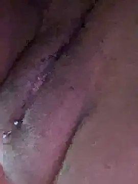 Snapshot of morenaluaa chatting on 12.15.25 morenaluaa online show from 12.15.25