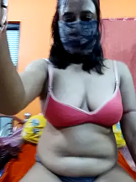 Snapshot of Hotpuja25 chatting on 11.08.25 Hotpuja25 online show from 11.08.25