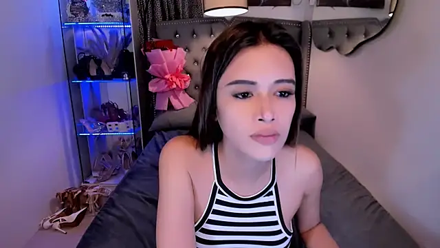 Lars empress online show from 11.21.25