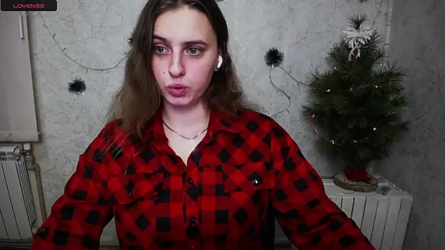 Snapshot of AmandaDimond_ chatting on 12.18.25 AmandaDimond online show from 12.18.25