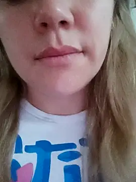 Snapshot of cameron_06 chatting on 09.19.25 cameron 06 online show from 09.19.25