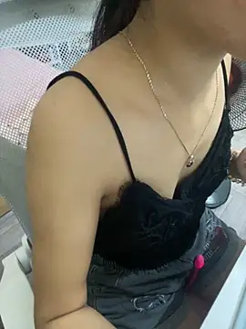 Mina048 online show from 10.13.25