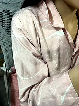 Mina048 online show from 11.28.25