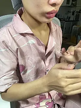 Snapshot of Mina048 chatting on 12.19.25 Mina048 online show from 12.19.25