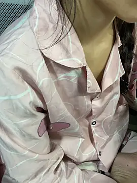 Snapshot of Mina048 chatting on 12.20.25 Mina048 online show from 12.20.25