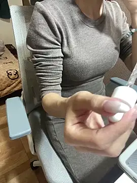 Snapshot of Mina048 chatting on 02.16.26 Mina048 online show from 02.16.26