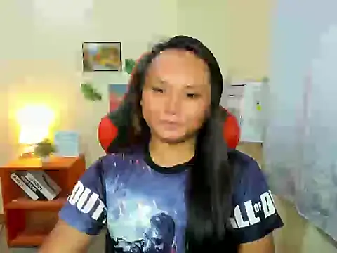 Snapshot of hella_queen chatting on 03.20.26 hella queen online show from 03.20.26