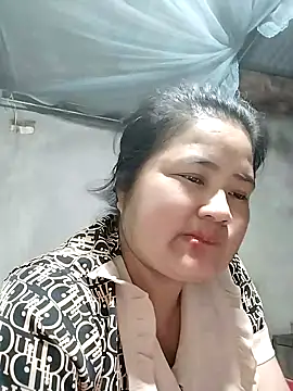 Snapshot of BigBoobs186 chatting on 10.21.25 BigBoobs186 online show from 10.21.25