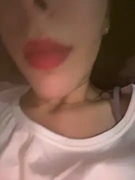 Snapshot of Mimisixo chatting on 10.28.25 Mimisixo online show from 10.28.25