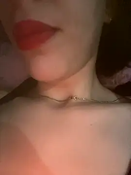 Snapshot of Mimisixo chatting on 11.02.25 Mimisixo online show from 11.02.25