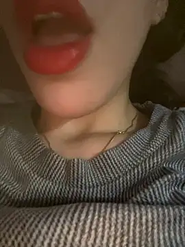 Snapshot of Mimisixo chatting on 11.10.25 Mimisixo online show from 11.10.25