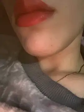 Snapshot of Mimisixo chatting on 11.13.25 Mimisixo online show from 11.13.25