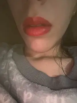 Snapshot of Mimisixo chatting on 11.15.25 Mimisixo online show from 11.15.25