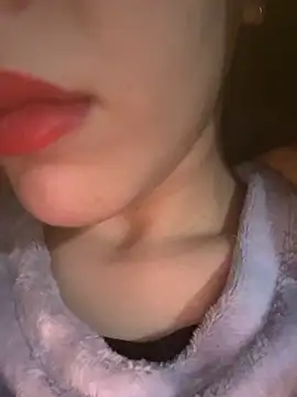 Snapshot of Mimisixo chatting on 11.25.25 Mimisixo online show from 11.25.25