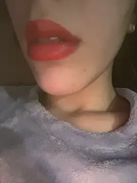 Snapshot of Mimisixo chatting on 11.28.25 Mimisixo online show from 11.28.25