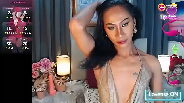 Snapshot of sassylatina chatting on 10.26.25 sassylatina online show from 10.26.25