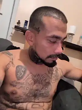 Snapshot of Cnutt310 chatting on 12.19.25 Cnutt310 online show from 12.19.25