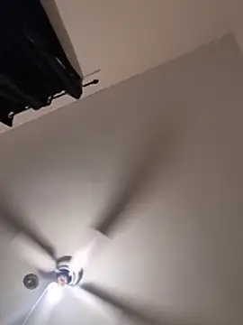 Snapshot of Cnutt310 chatting on 12.22.25 Cnutt310 online show from 12.22.25