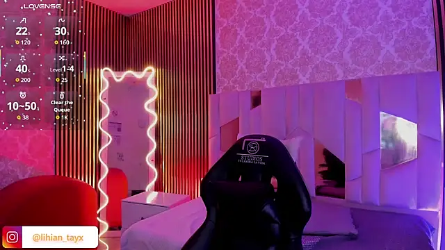 LIHIAN TAY online show from 11.05.25