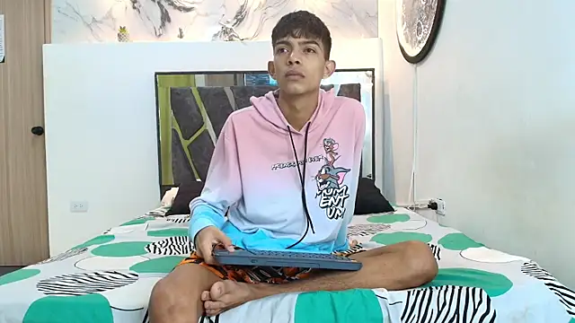 PRETTY SEX1 online show from 11.30.25