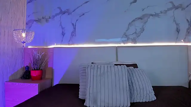 ValSmith  online show from 09.22.25