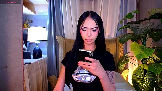 UrMassiveCockSabrinaOnTop online show from 01.13.26