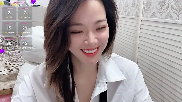 Holiland online show from 12.20.25