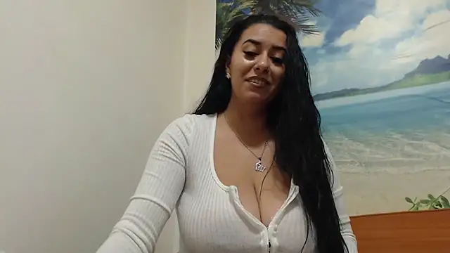 Snapshot of Maryem637048 chatting on 10.29.25 Maryem637048 online show from 10.29.25