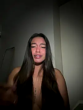 Snapshot of urasianlady chatting on 11.13.25 urasianlady online show from 11.13.25