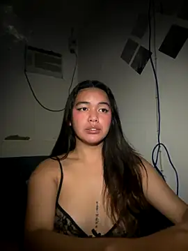 Snapshot of urasianlady chatting on 11.18.25 urasianlady online show from 11.18.25