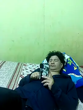 Snapshot of 3-11A chatting on 12.18.25 3-11A online show from 12.18.25