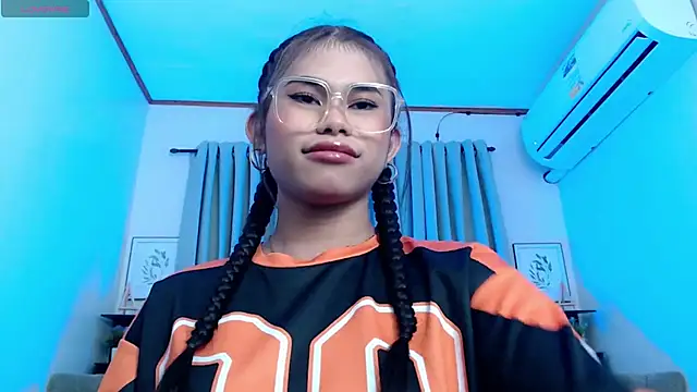 PrettyBlythes TS online show from 11.17.25