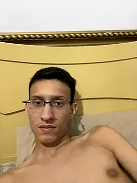 Snapshot of safadezanunes2 chatting on 11.04.25 safadezanunes2 online show from 11.04.25