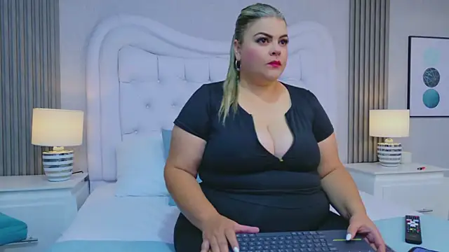 KiimBrooks online show from 01.15.26