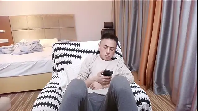 Tsia-Die online show from 11.18.25