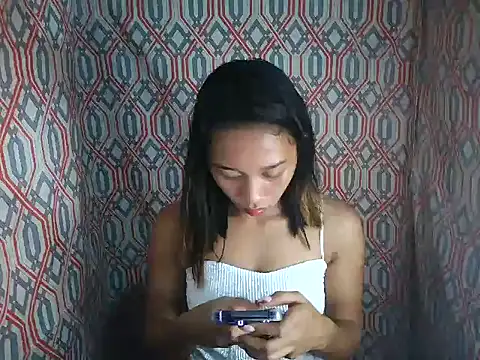 Snapshot of Virgen_christine01 chatting on 11.18.25 Virgen christine01 online show from 11.18.25