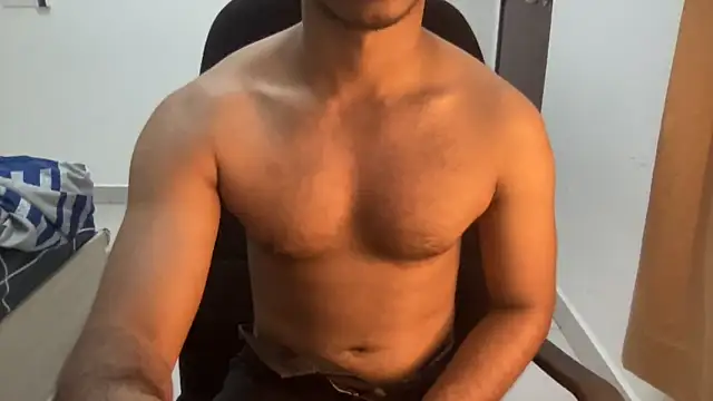 Snapshot of Hotmaskedboi chatting on 09.08.25 Hotmaskedboi online show from 09.08.25