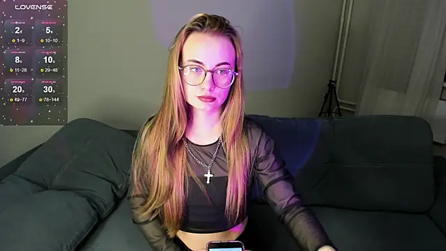 MewStella online show from 11.02.25