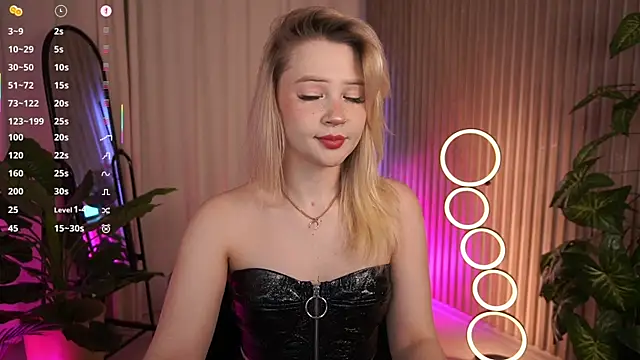 LauraWifeness online show from 12.14.25