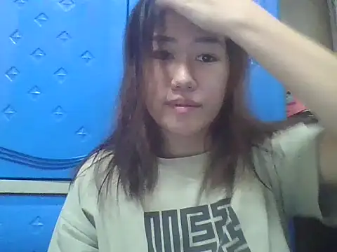 Snapshot of waynecruz chatting on 09.27.25 waynecruz online show from 09.27.25