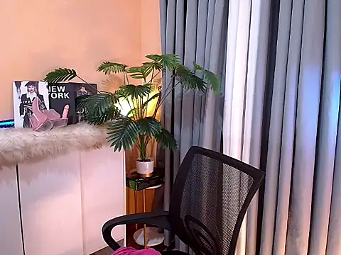 Snapshot of HOTkendraCumXxx chatting on 02.24.26 HOTkendraCumXxx online show from 02.24.26