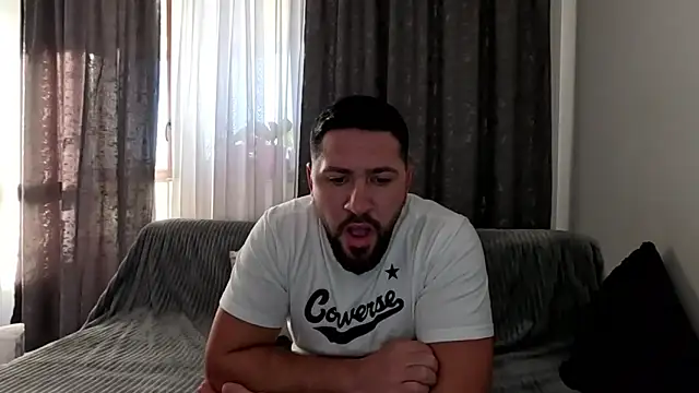 Snapshot of Gold_Alpha_Boy chatting on 10.20.25 Gold Alpha Boy online show from 10.20.25